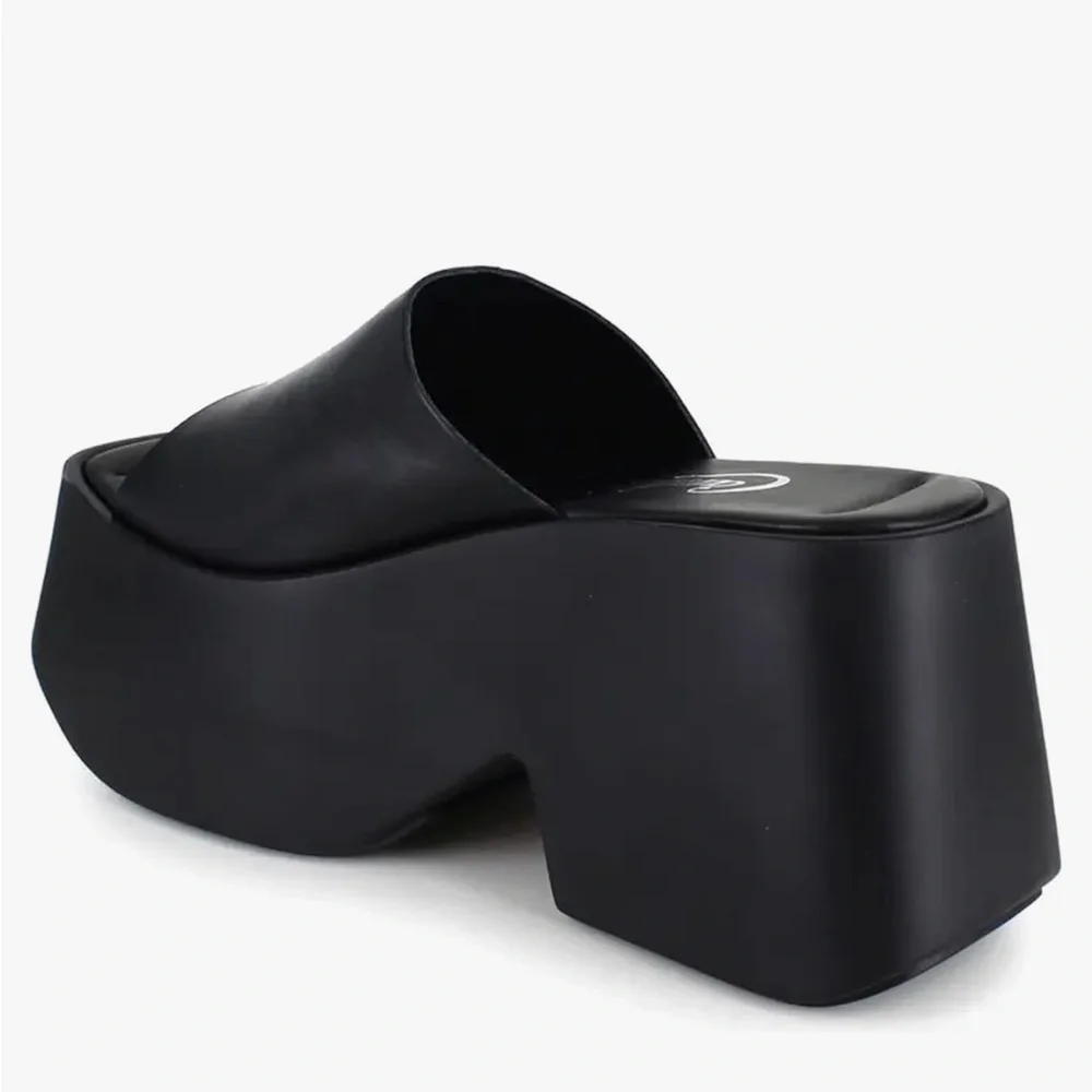 CANDIES Dana Platform Slide Sandal - Picture 2 of 7